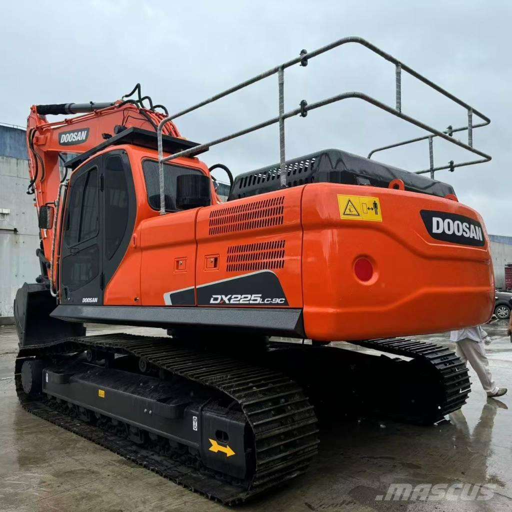 Doosan DX 225 LCA Верижен екскаватор