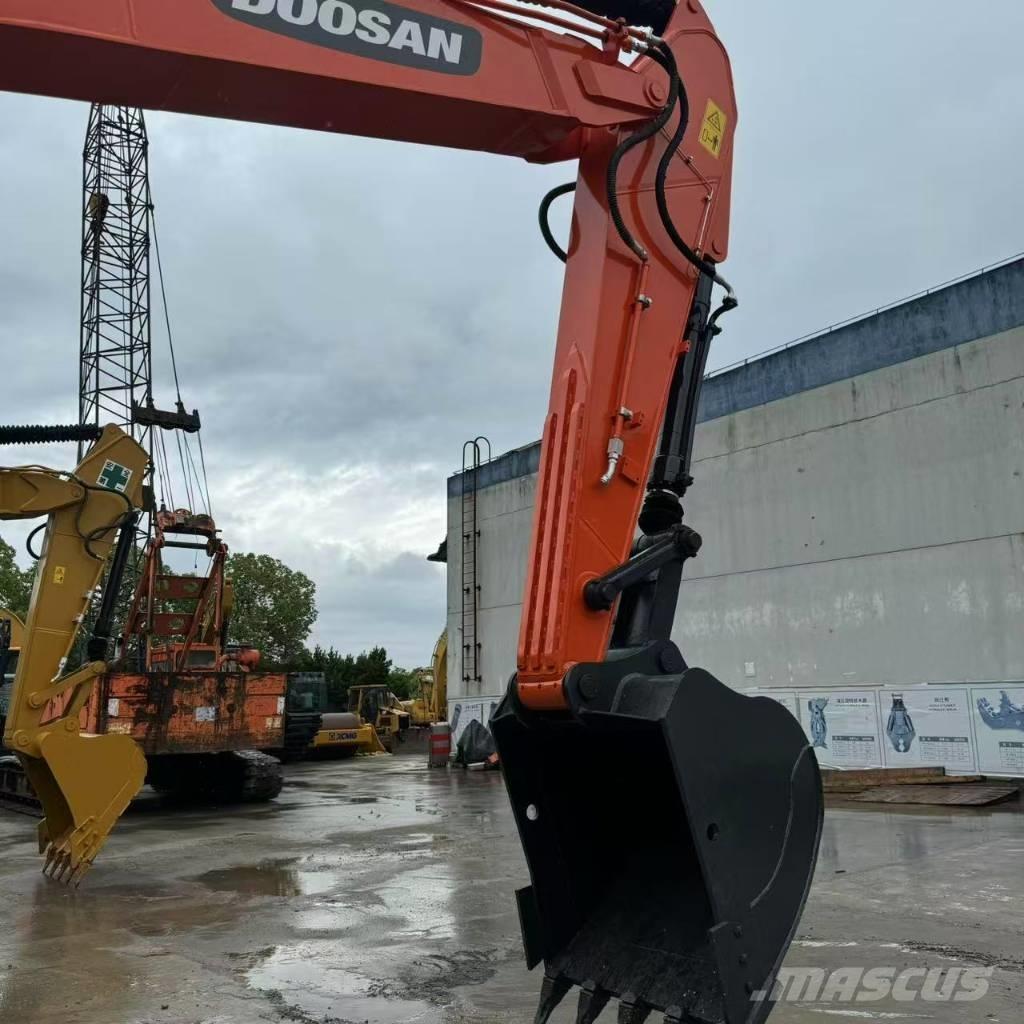 Doosan DX 225 LCA Верижен екскаватор