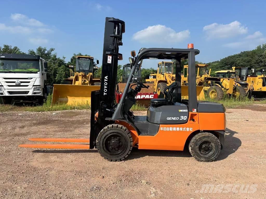 Toyota 30 forklift Дизелови камиони