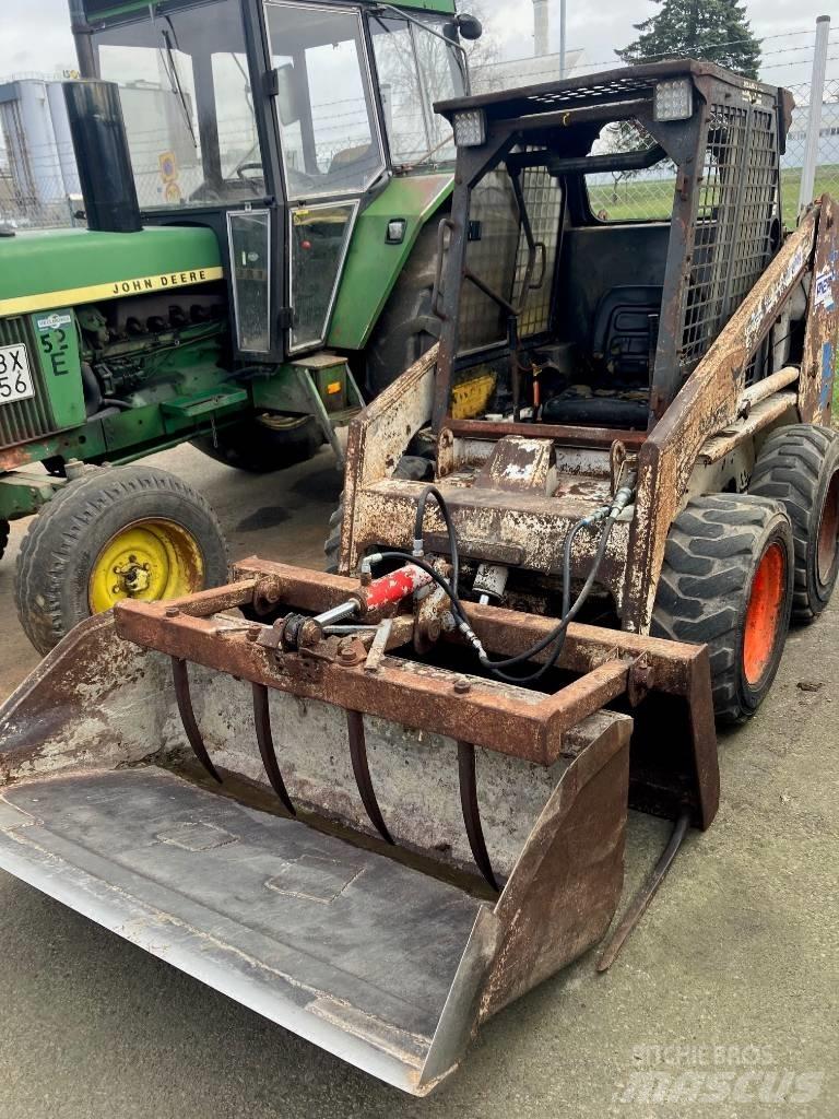 Bobcat 743 Мини товарачи
