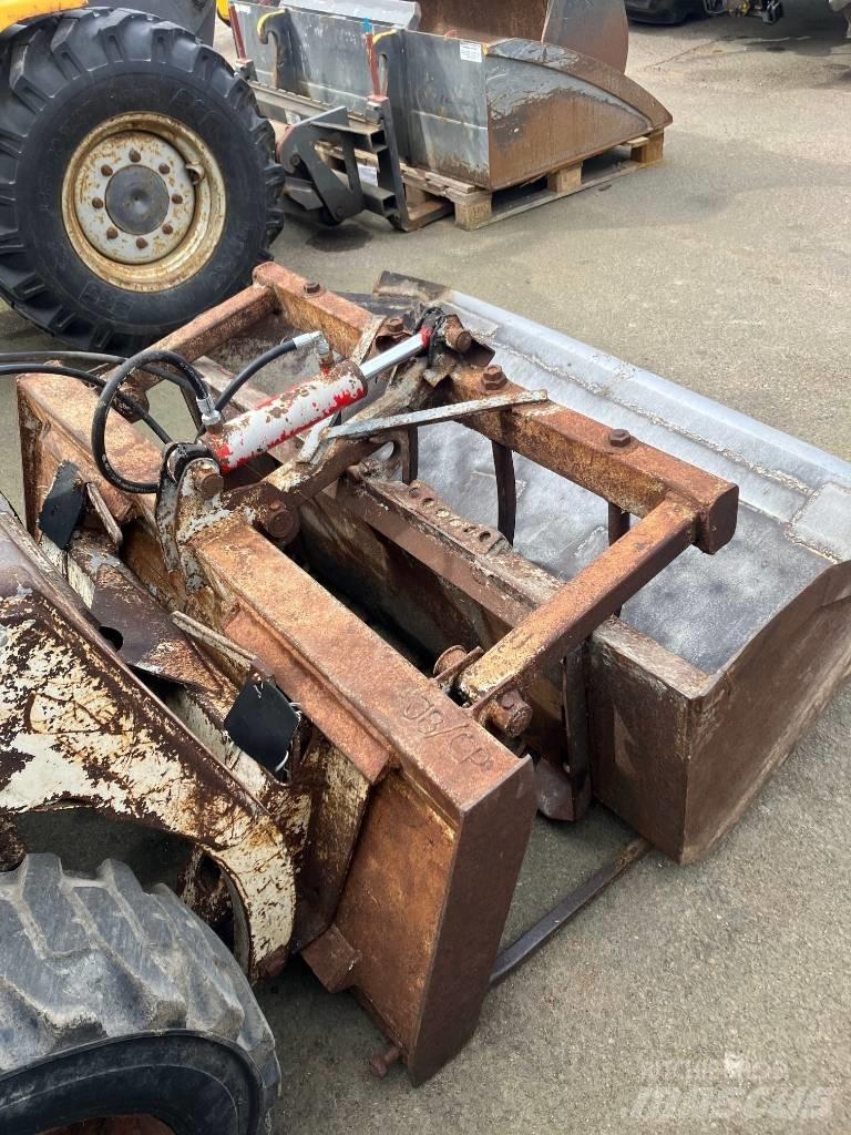 Bobcat 743 Мини товарачи
