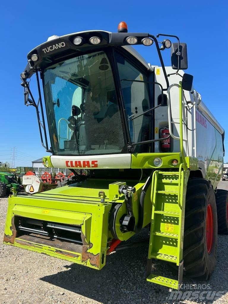 CLAAS Tucano 440 Комбайни