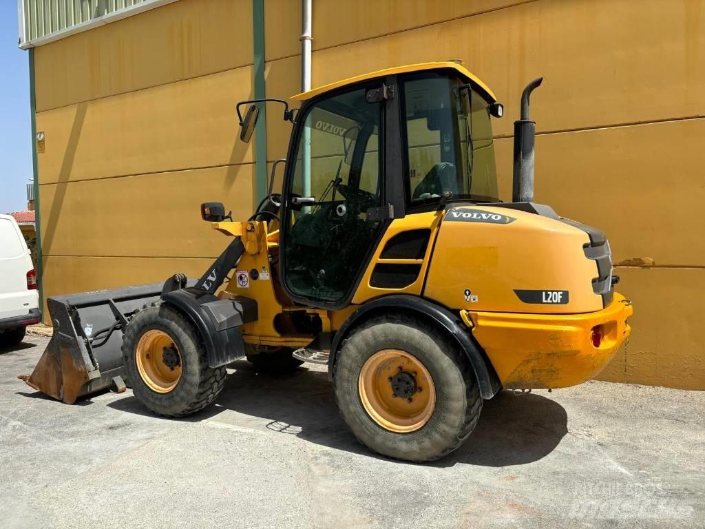 Volvo L 25 F Колесни товарачи