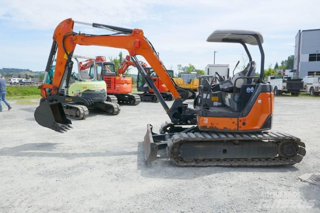 Hitachi ZX40U-3 Мини екскаватори < 7 т