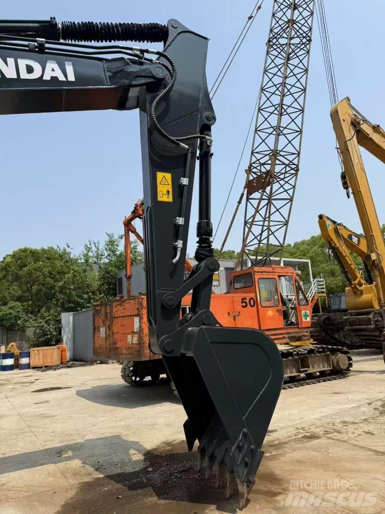 Hyundai R220LC-9S Средни екскаватори 7т - 12т