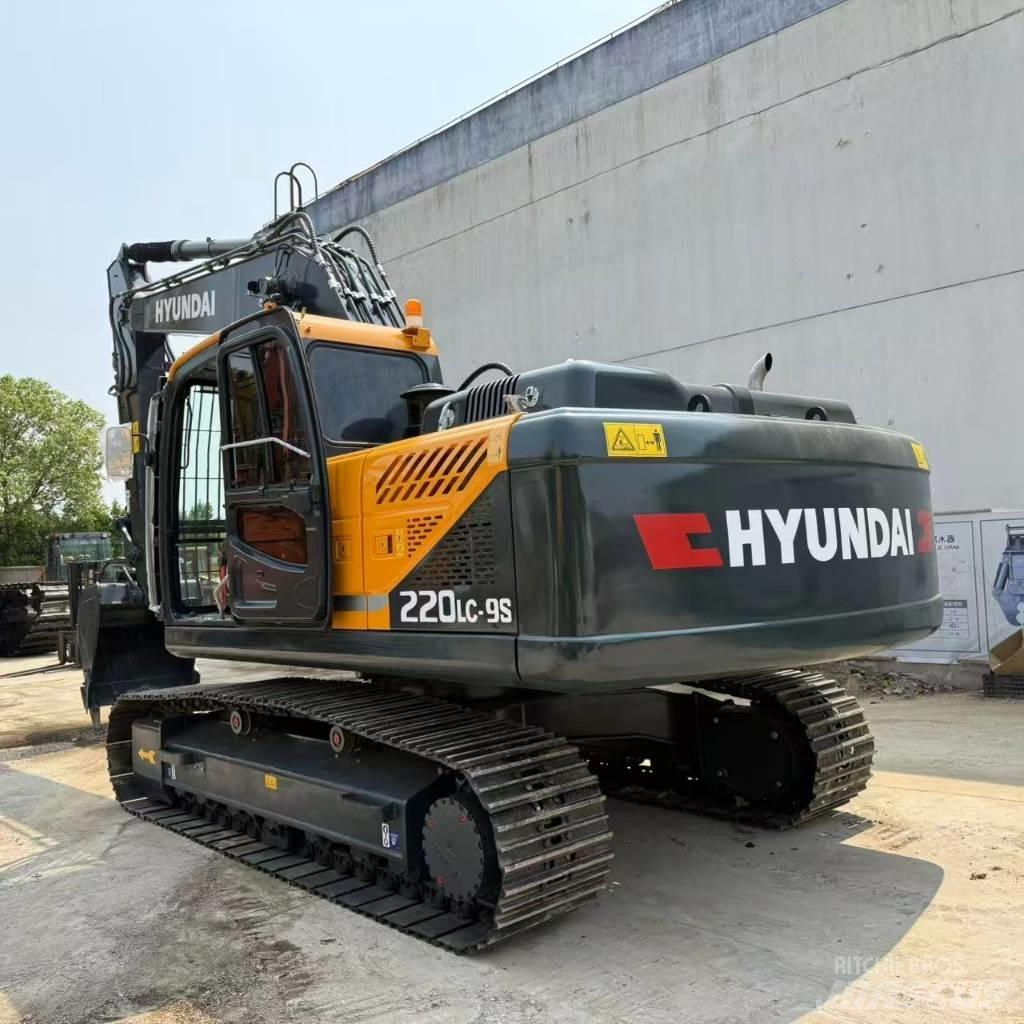 Hyundai R220LC-9S Средни екскаватори 7т - 12т