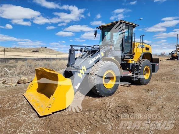 XCMG XC938U Колесни товарачи