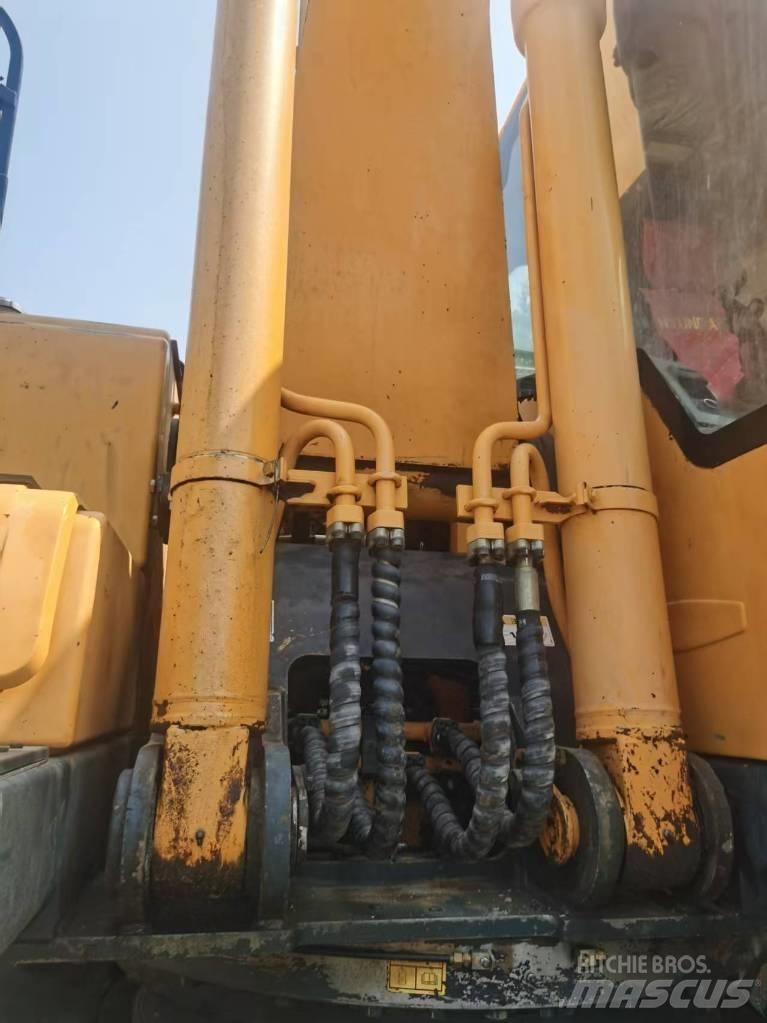 Hyundai R210W-9 Колесни екскаватори