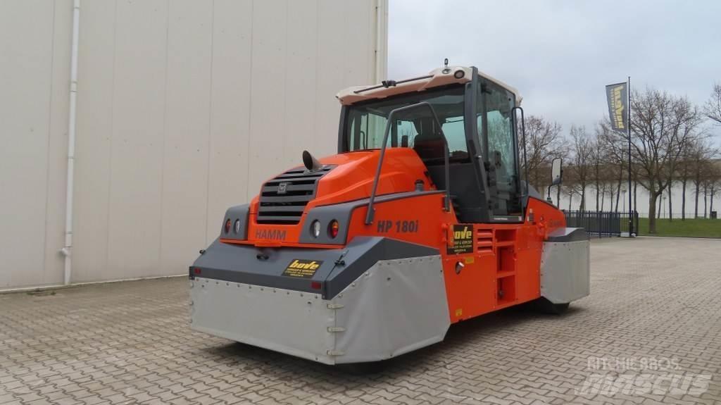 Hamm HP180i Пневматични гумени  ролки
