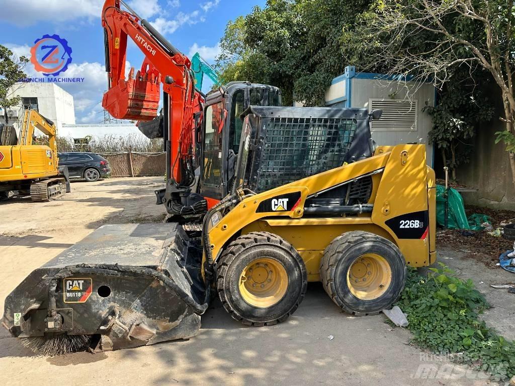 CAT 226 B Мини товарачи
