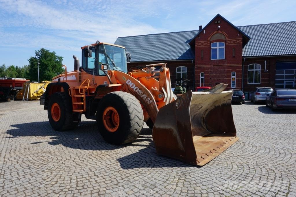 Doosan DL 400 Колесни товарачи