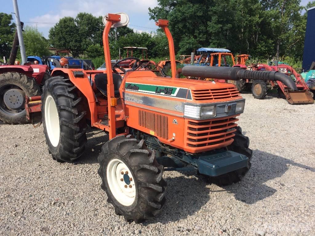 Kubota L1-45 Трактори