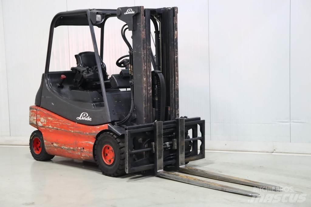 Linde E30-02 Електрически вилични кари-повдигачи