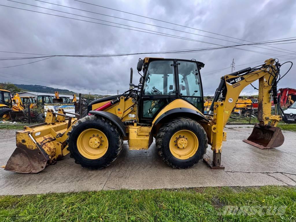 CAT 444 E Товарач със заден ексватор