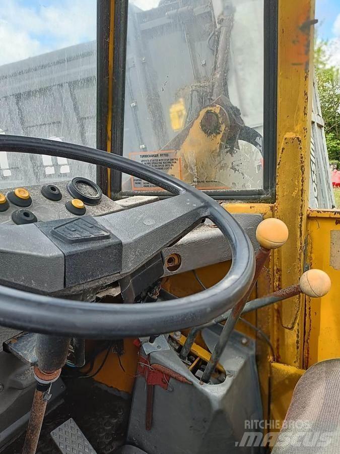 JCB 415P Колесни товарачи