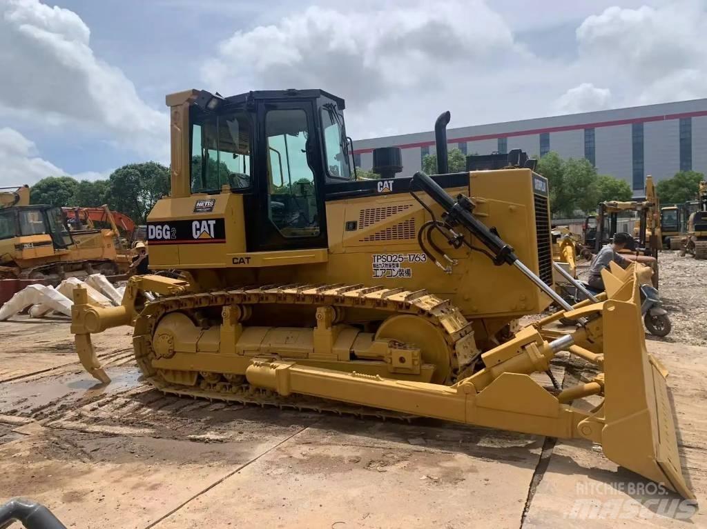 CAT D 6 G Верижни булдозери
