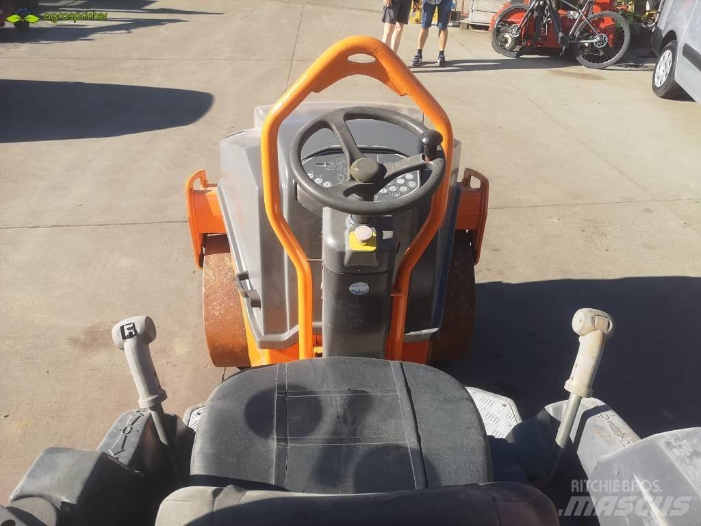 Hamm HD 12 VV Двойни барабанни ролки
