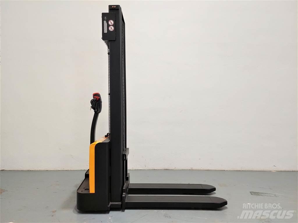  ESL122 2S330 Колички високоповдигачи с теглич