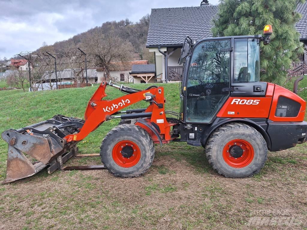 Kubota R 085 Колесни товарачи
