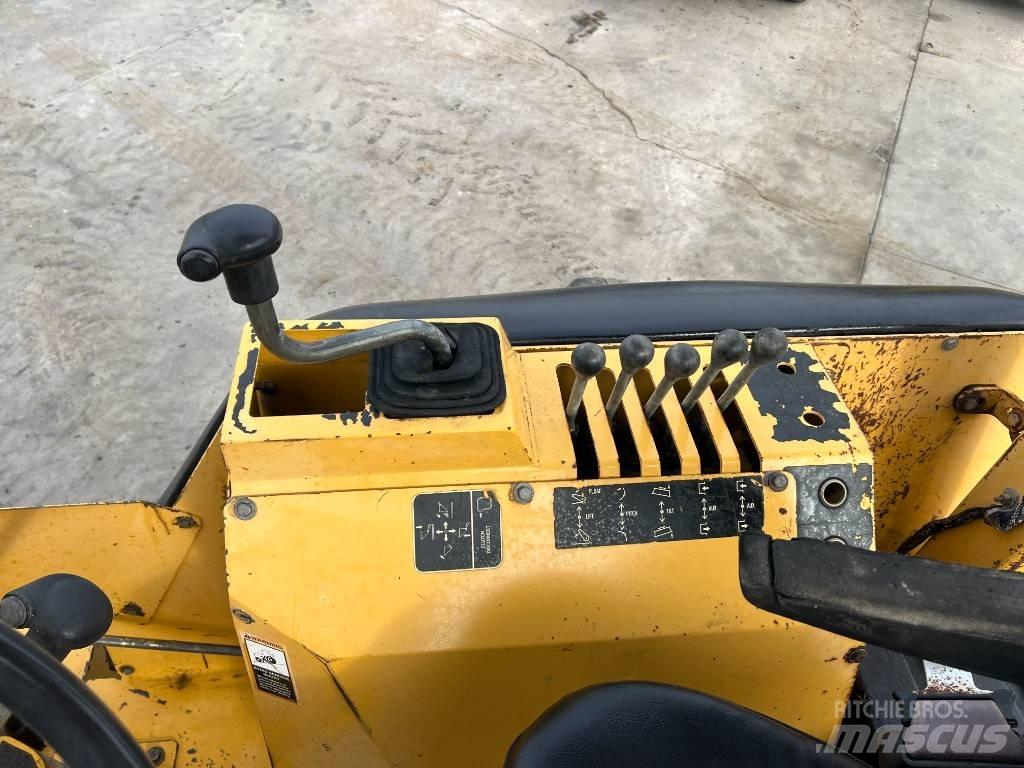 John Deere 210 LE Челни товарачи и багери