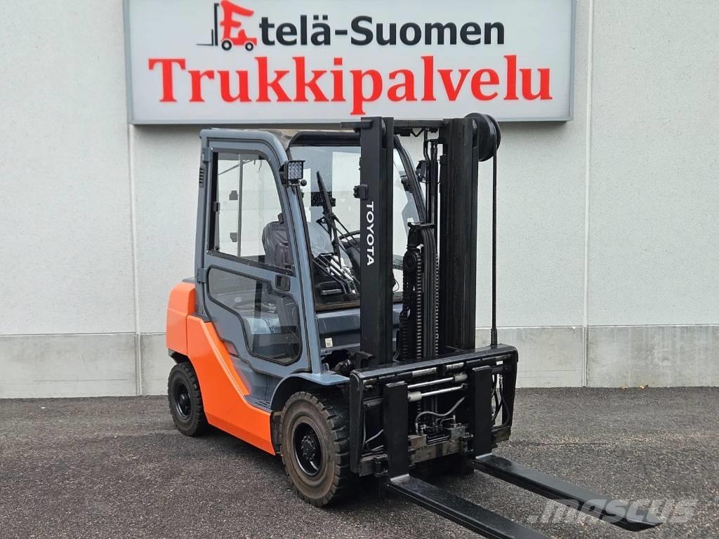 Toyota 02-8 FDF 25 Дизелови камиони