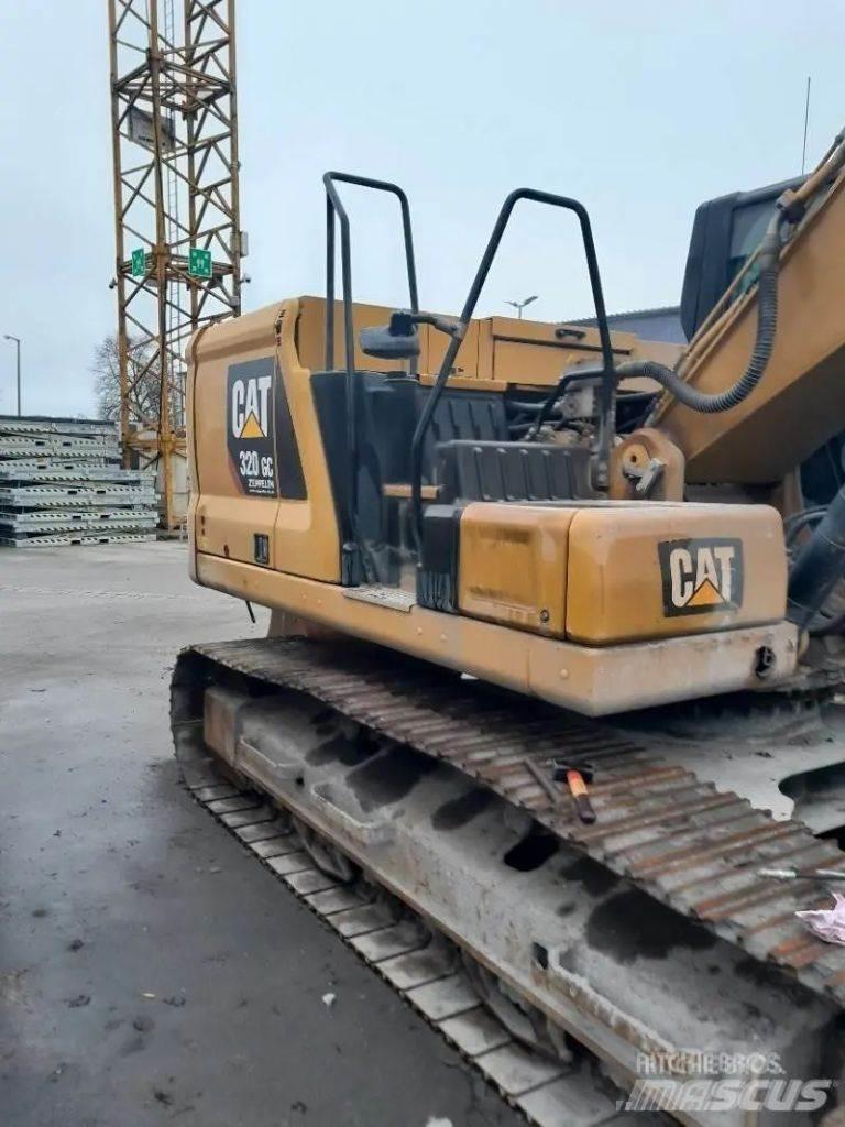 CAT 320 Верижен екскаватор
