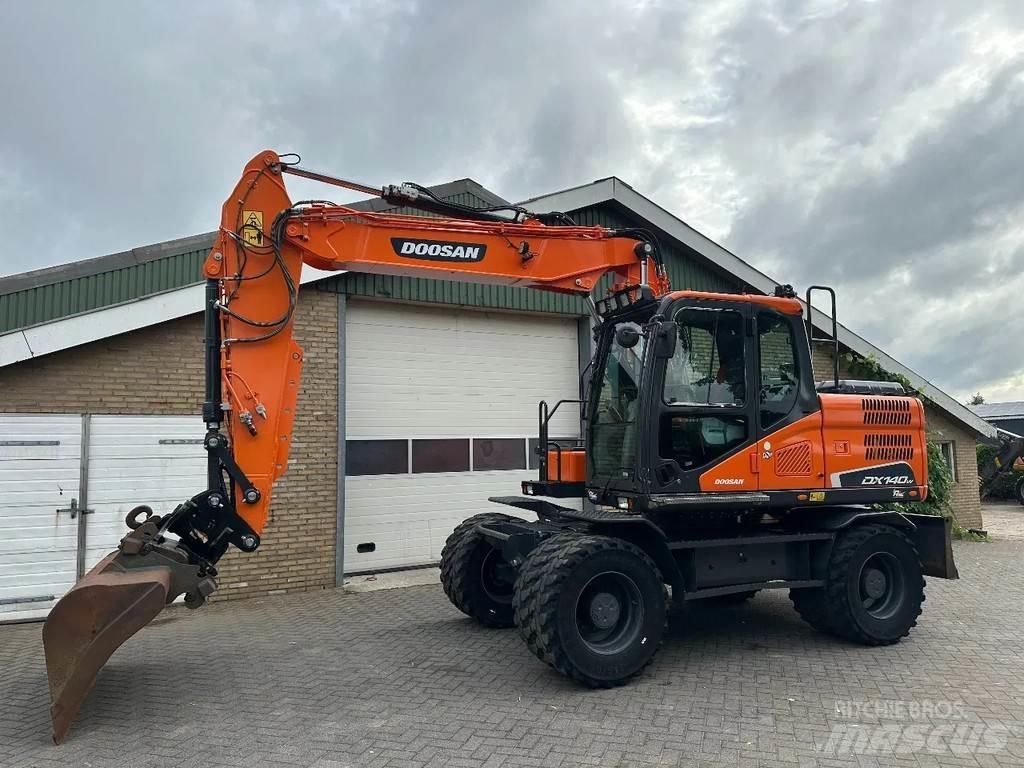 Doosan DX140W-5 Колесни екскаватори