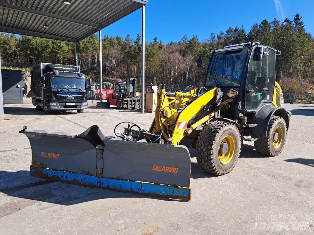 Komatsu WA 80 M Колесни товарачи