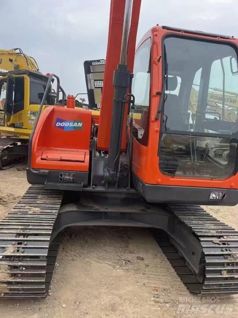 Doosan DX 80 Средни екскаватори 7т - 12т