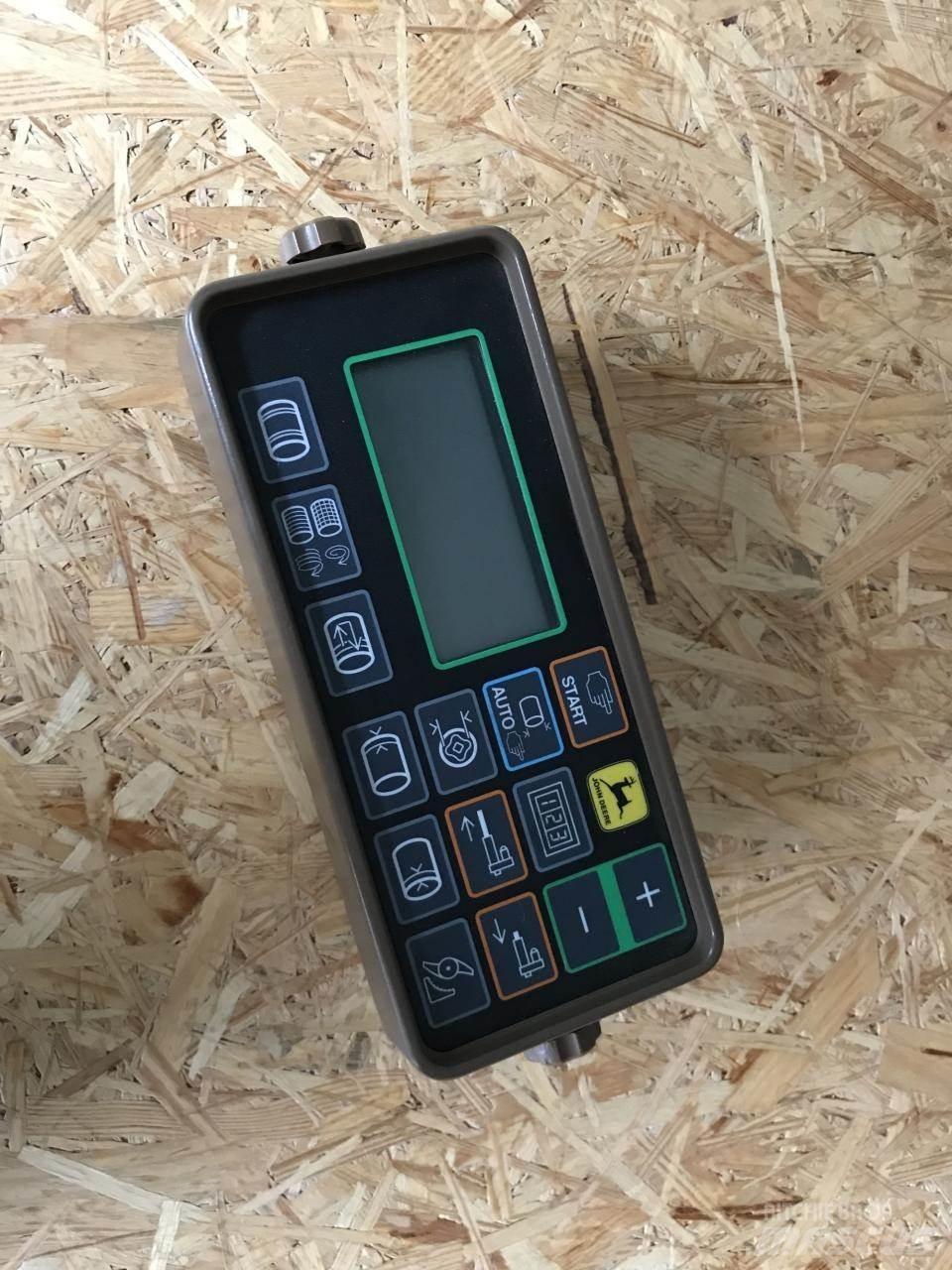 John Deere 590 Балопреси квадратни
