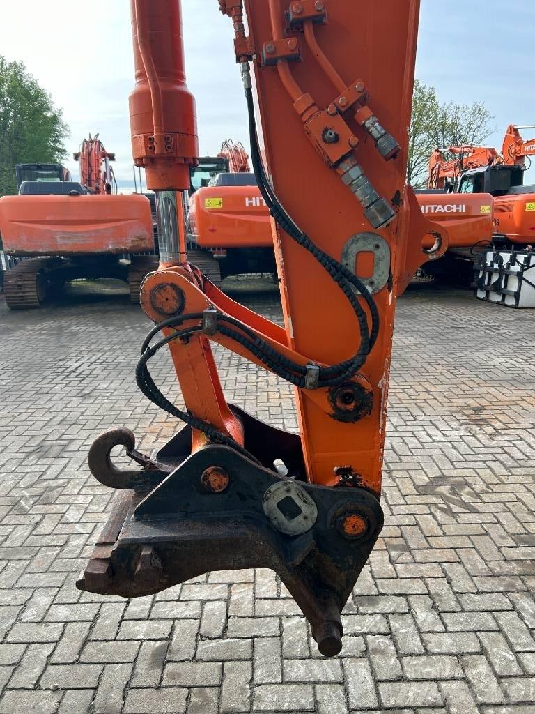 Hitachi ZX 140 W-3 Колесни екскаватори