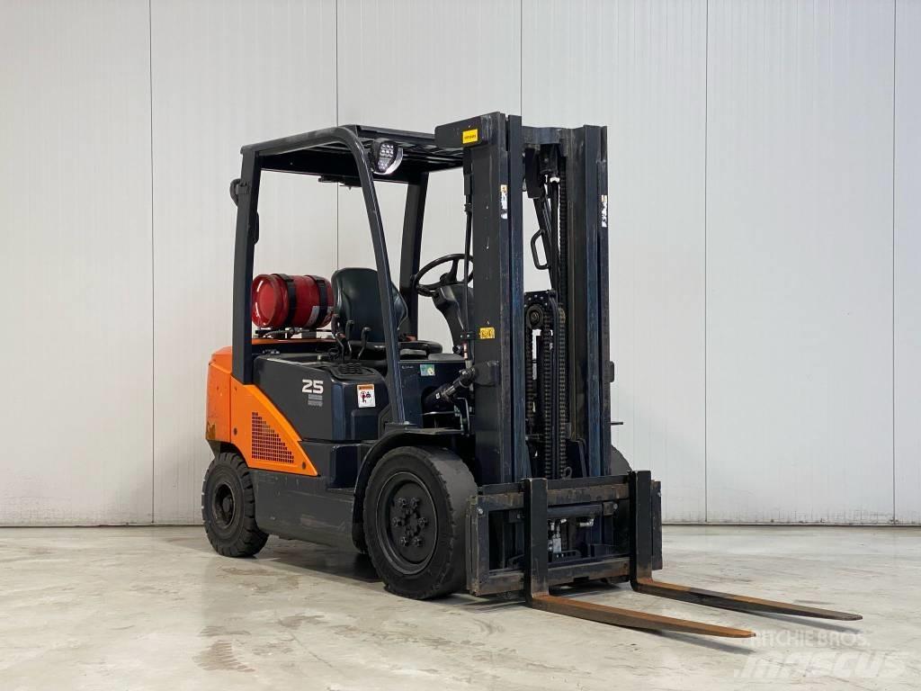 Doosan G25N-7 Камиони с АГУ