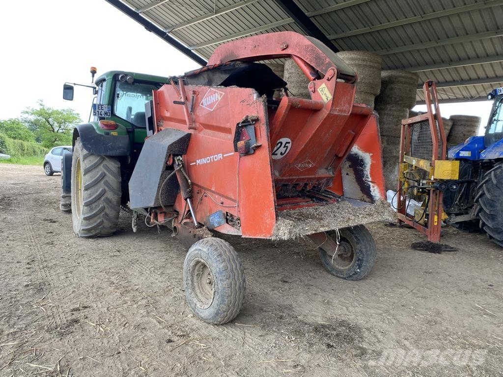 Kuhn MINOTOR 3060 Техника за разтоваране на силоз