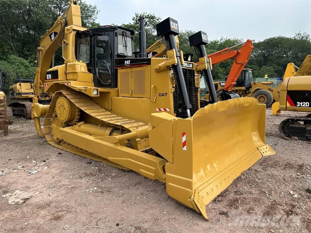 CAT D7R Верижни булдозери
