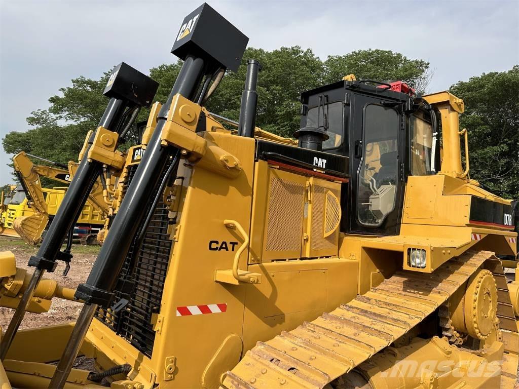 CAT D7R Верижни булдозери
