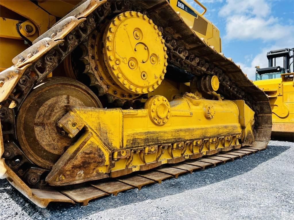 CAT D 6 N XL Верижни булдозери
