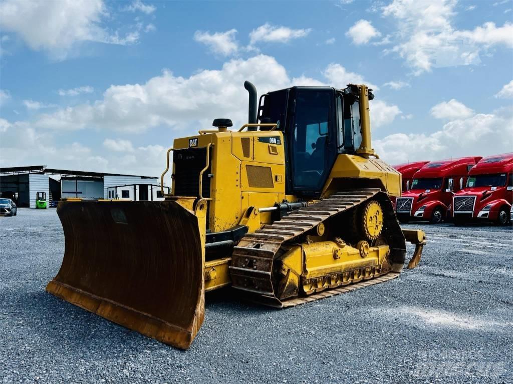 CAT D 6 N XL Верижни булдозери

