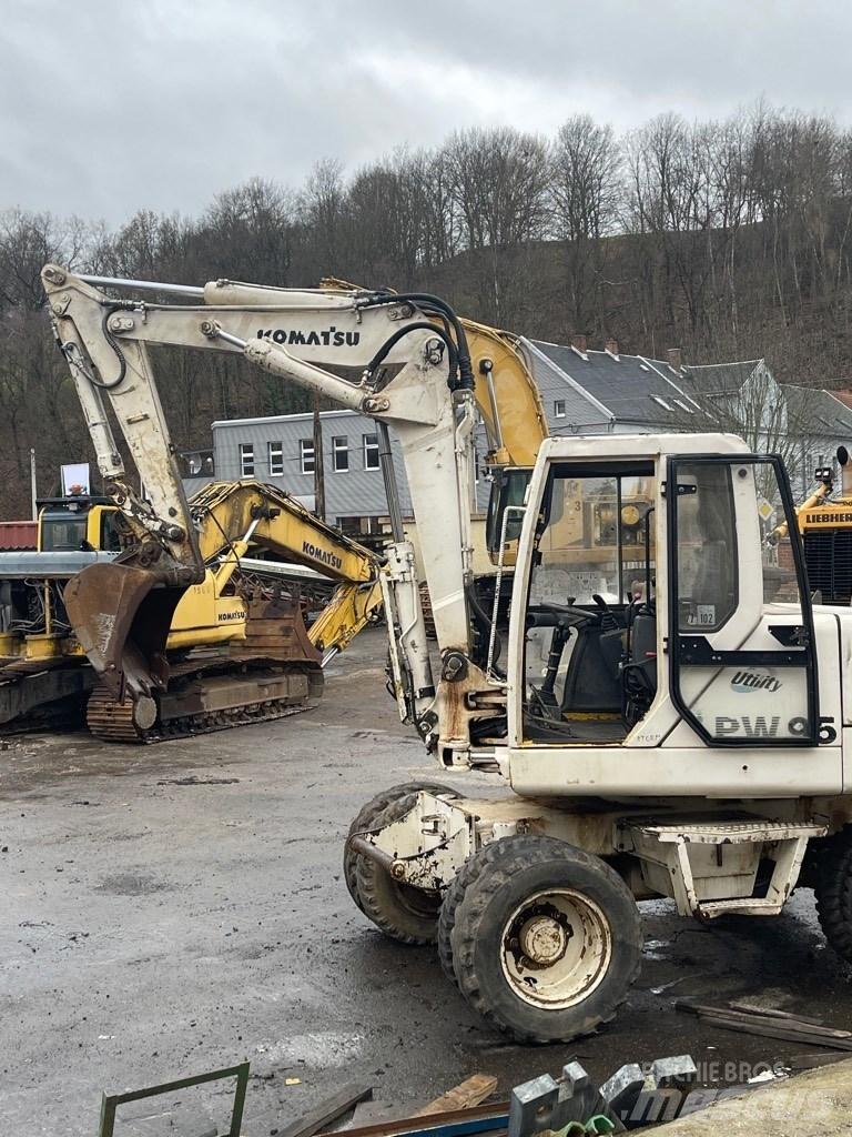 Komatsu PW 95 Колесни екскаватори