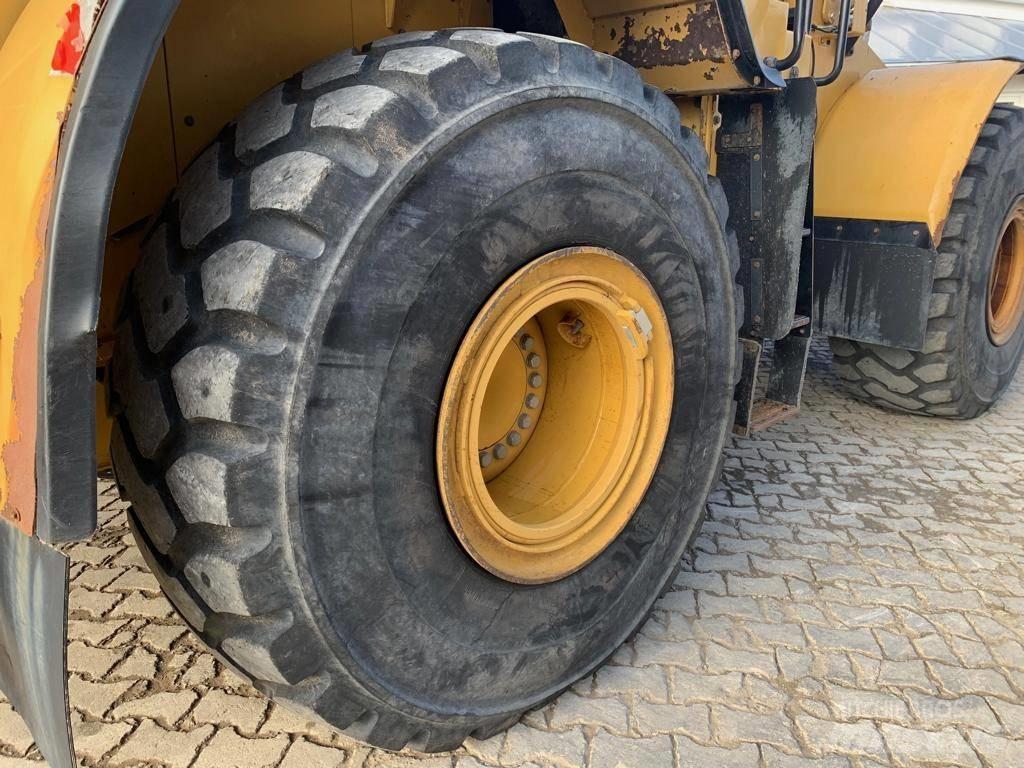 CAT 966 K Колесни товарачи