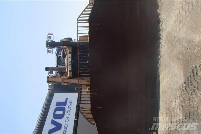 CAT D9T Верижни булдозери
