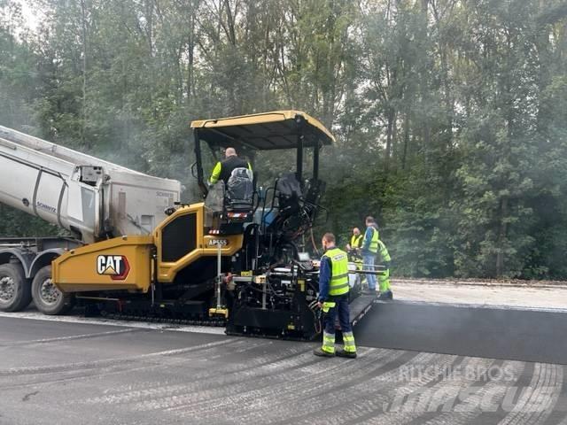 CAT AP 555 Машини за асфалт