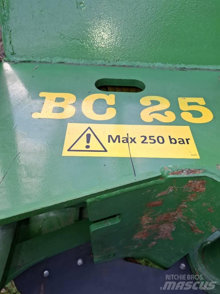 Farma BC 25 Машини за цепене и рязане на дърва