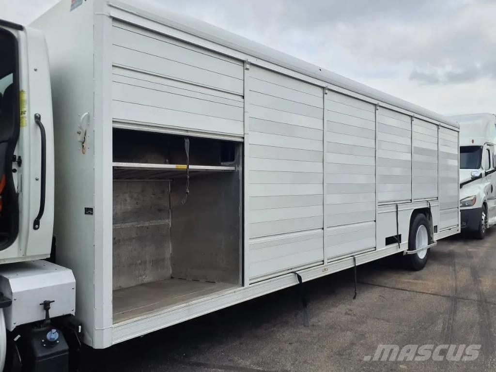 International 4300 Товарни камиони за напитки