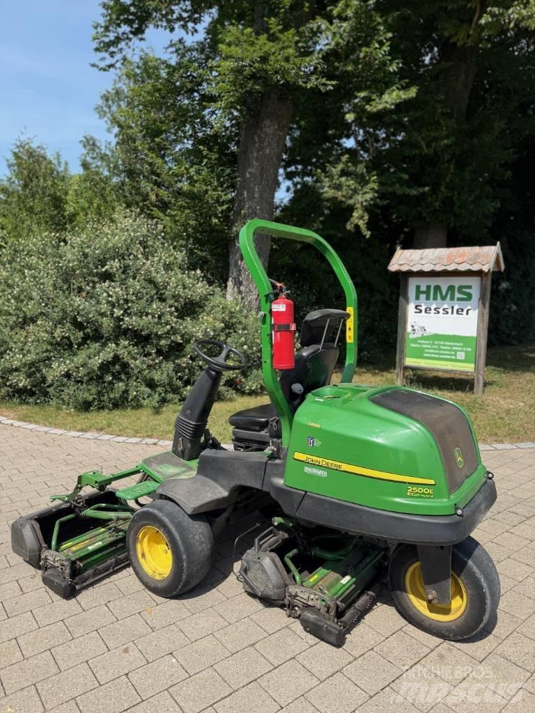 John Deere 2500 E Косачки за Greens