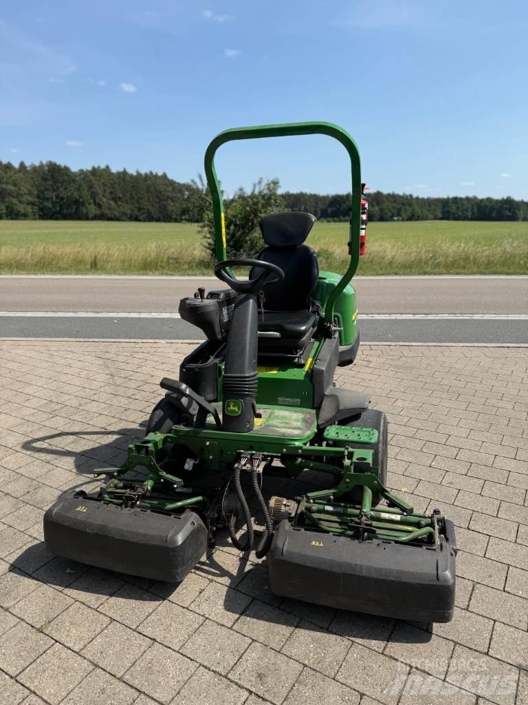 John Deere 2500 E Косачки за Greens