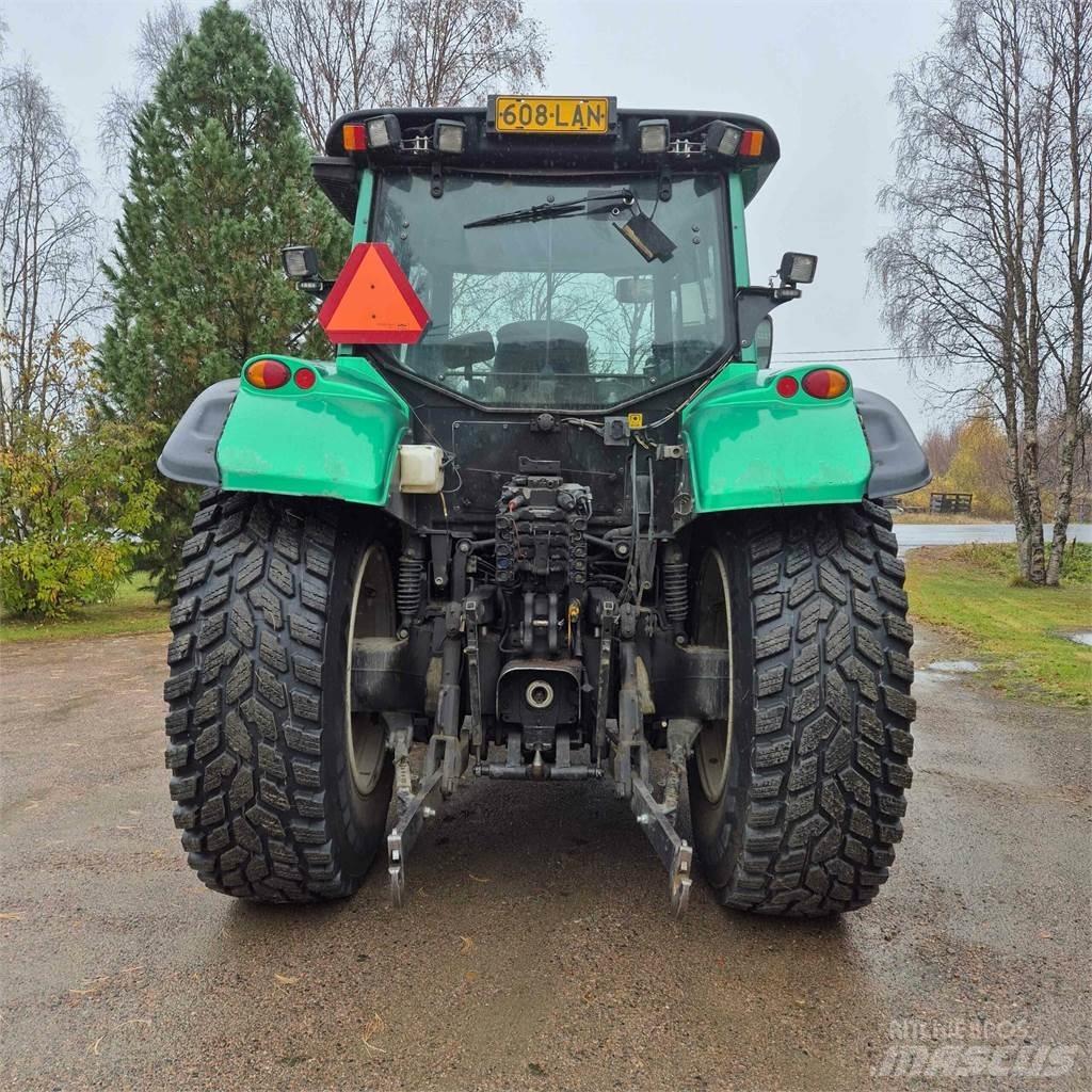 Valtra T182 Versu Трактори