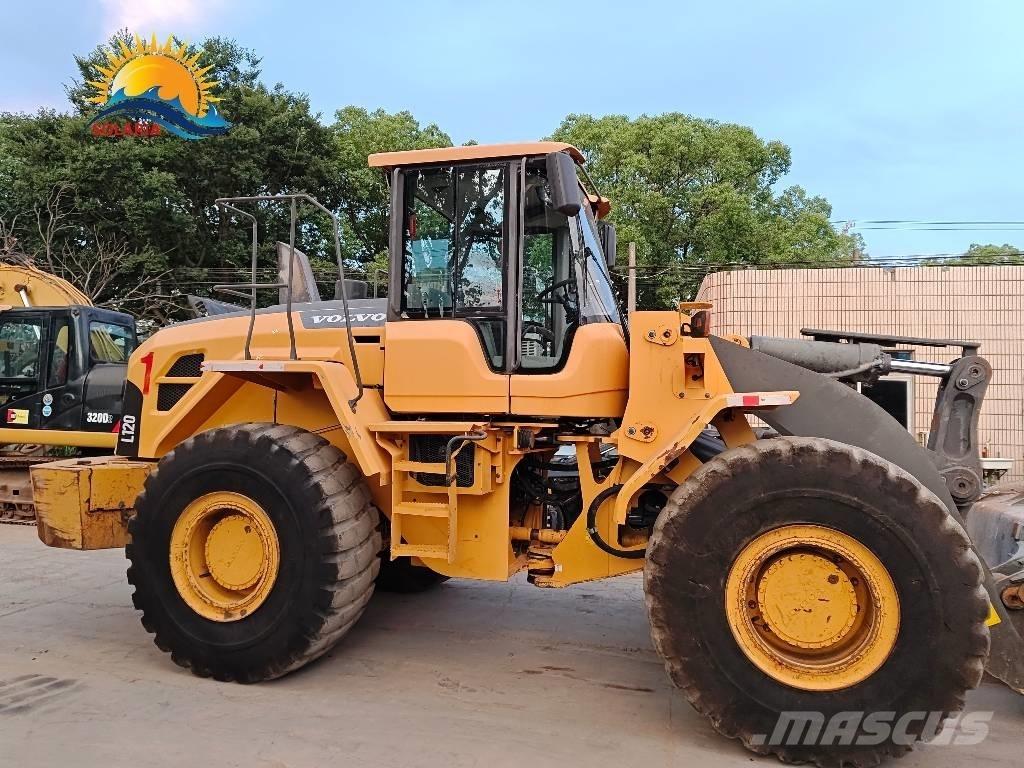 Volvo L 120 Колесни товарачи