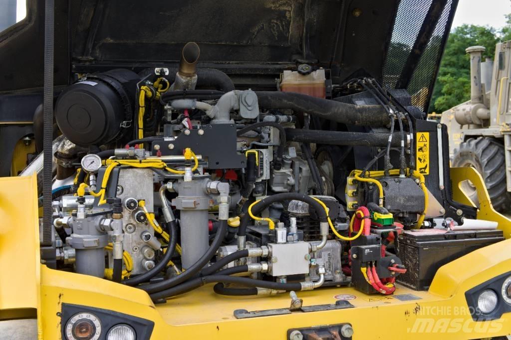Bomag BW 28 RH Пневматични гумени  ролки
