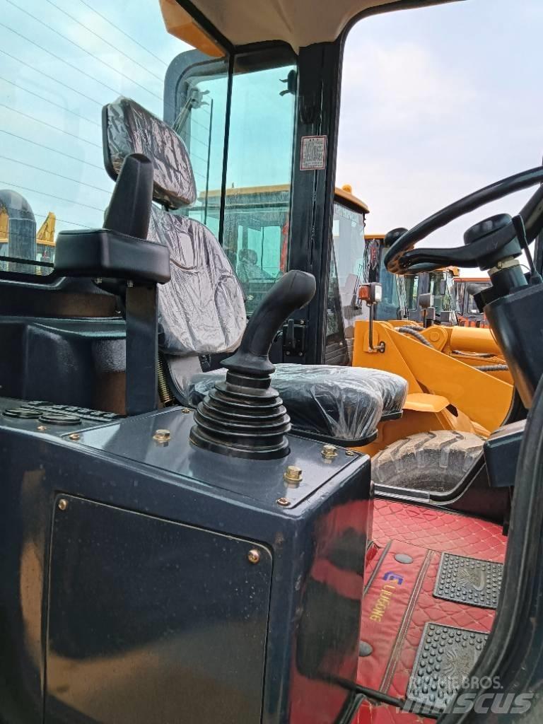 LiuGong 835 Колесни товарачи