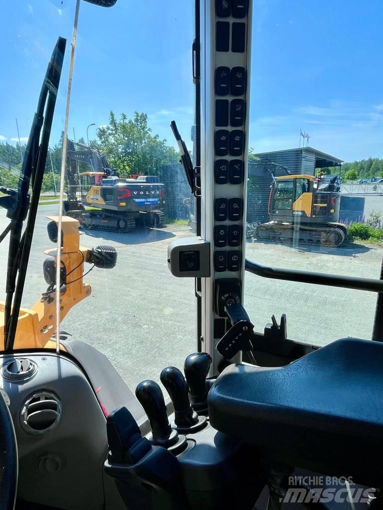 Volvo L 120 H Колесни товарачи